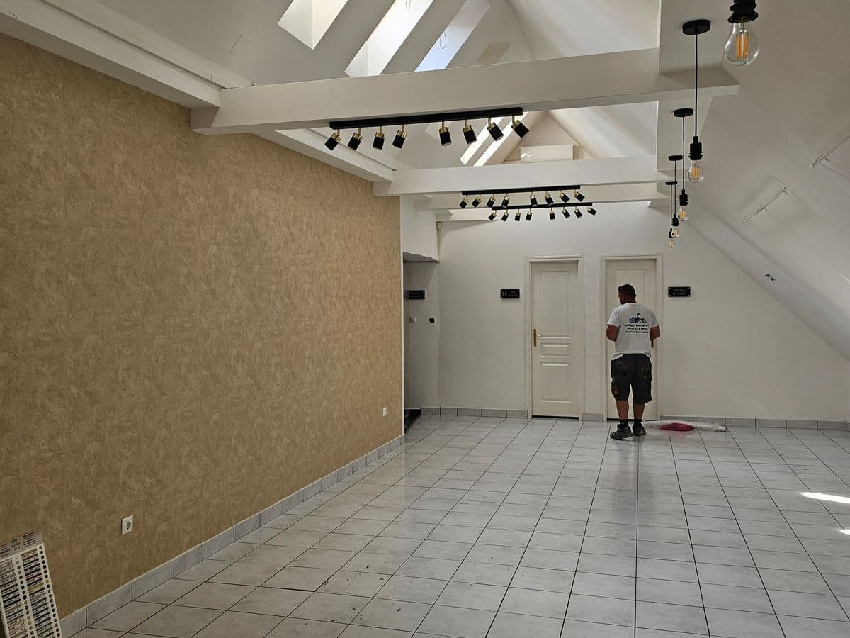 Tetőtéri szoba burkolás